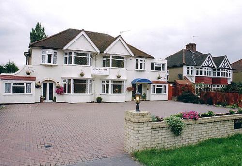 Nonsuch Park Hotel Эпсом Экстерьер фото
